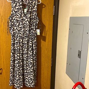 Sleeveless grey and white print